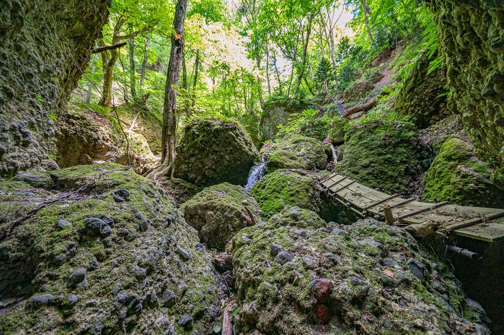 奥山寺の秘境「遊仙峡」