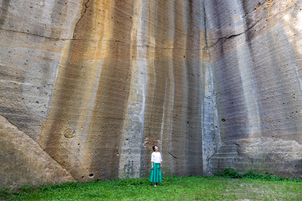 マーブル模様が美しい石壁
