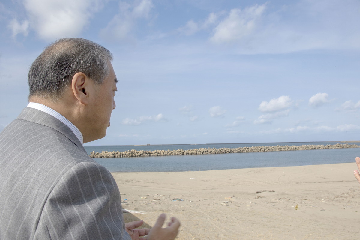 「海外から流されてきたものかもしれないし、日本人が捨てているのかはわかりませんが、人間の倫理性や地球環境全体の問題ですよね。世界はつながっていますから」と話す加藤さん