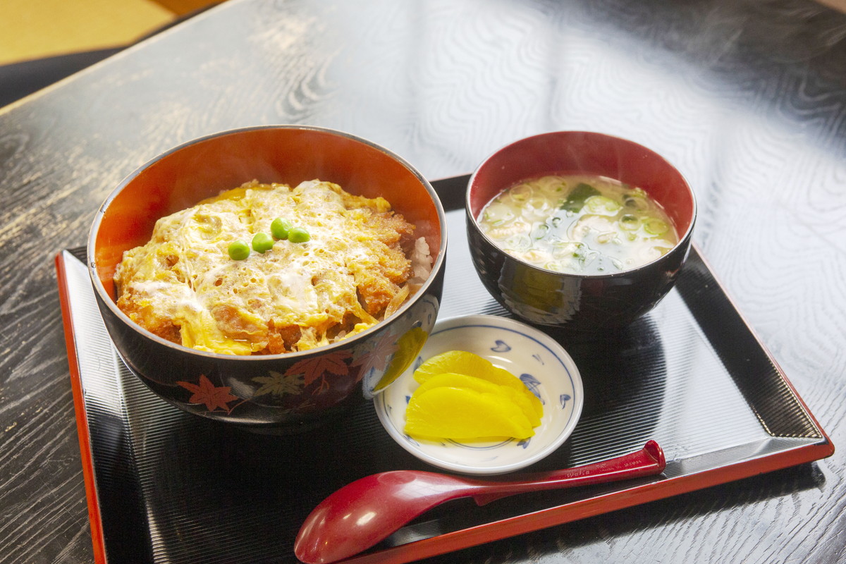 『東軒』のかつ丼